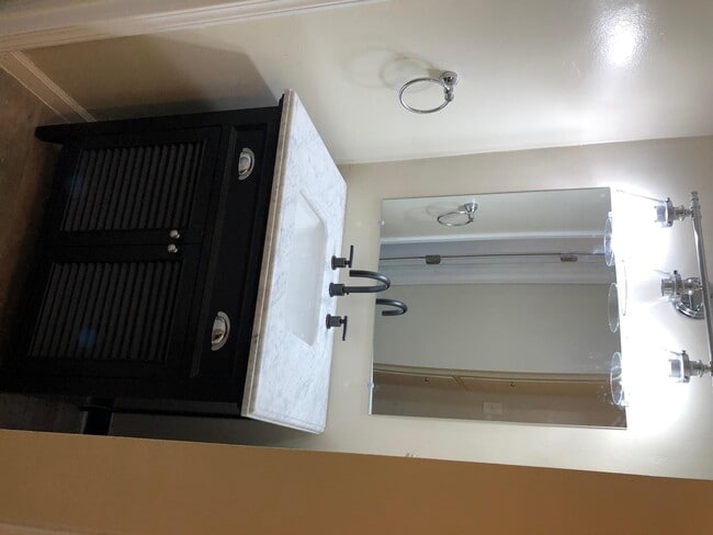 Photo - 2107 Earl Ave Unidad 4