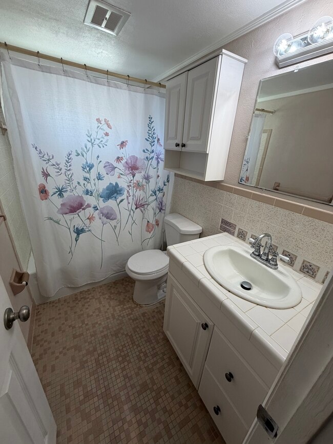 Photo - 2603 Almond Dr