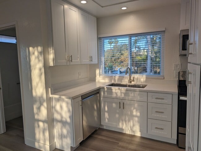 Photo - 252 Melrose Ave Unidad A