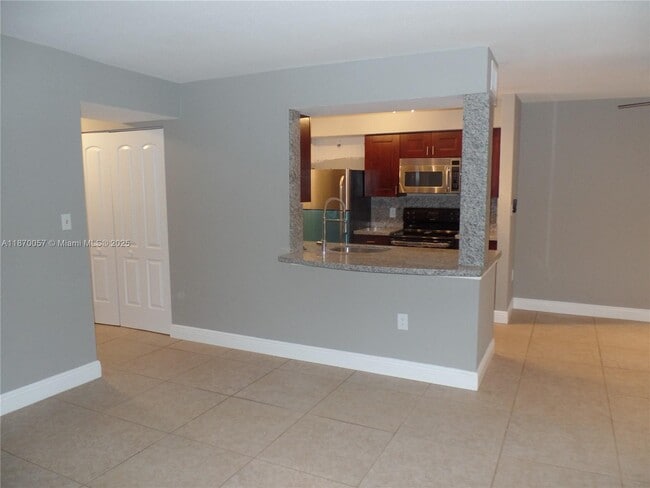 Building Photo - 2341 NW 33rd St Unit 410 Rental