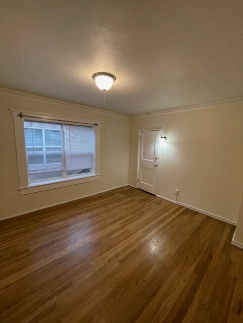 Living Room - 1517 NE 8th Ave Unit 47