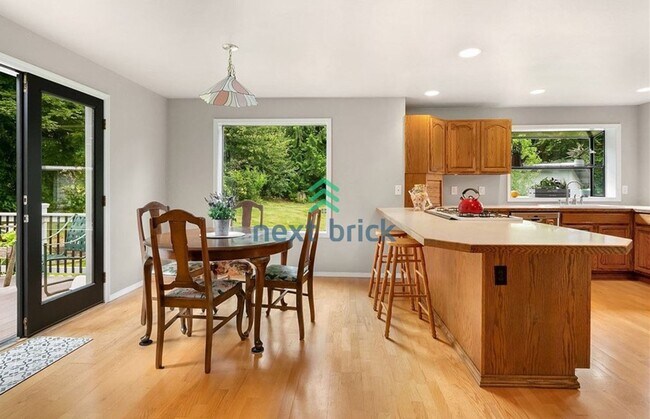 Photo - 4 Bed 2.5 Bath Custom Built Single-family ... House