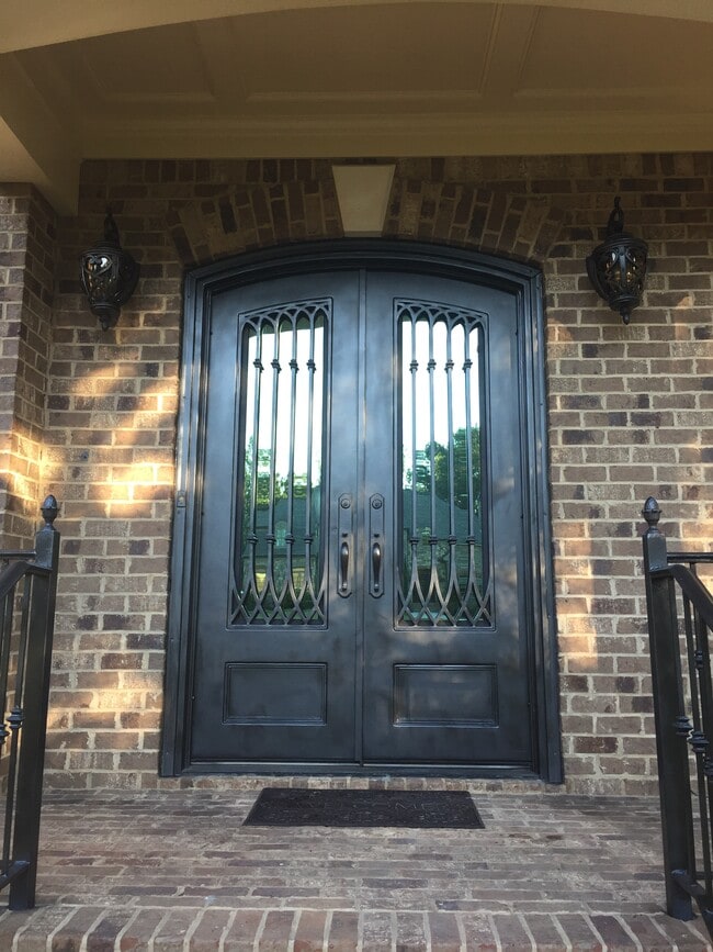 Building Photo - 5000 Wildeoak Trail Rental