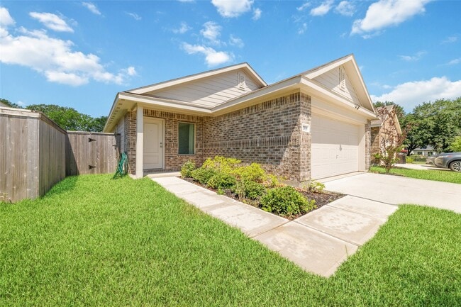 Photo - 17935 Becker Lndg Dr