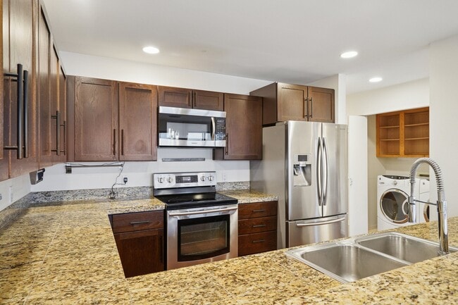 Photo - 555 Kirkland Way Unit 202