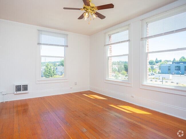 1HAB, 1BA - 600 ft² - South Court