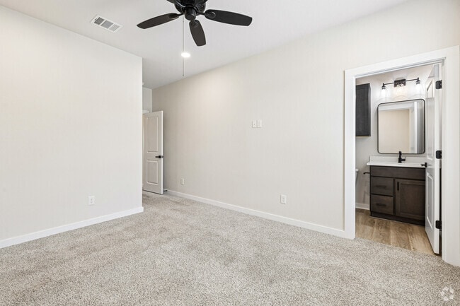 Cypress - 4 habitaciones, 4.5 baños - 1,903 pies cuadrados - Dormitorio - Charleston Mills Luxury Townhomes