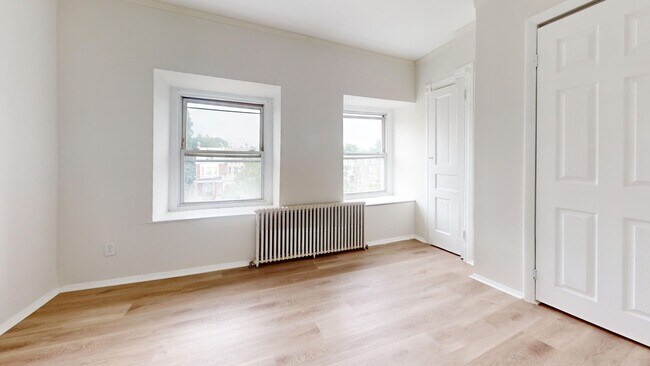 Photo - 7104 N Broad St Unidad 2