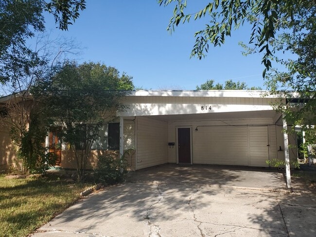Photo - 814 E Ebony Dr