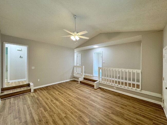 Photo - Beautiful Three Bedroom Home!