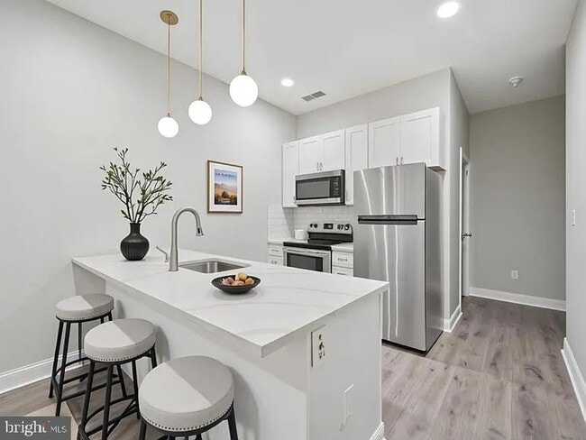 Photo - 1236 W Airdrie St Unit A