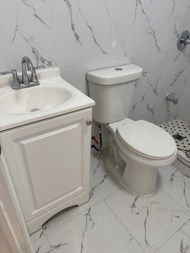 Photo - 98 W 27th St