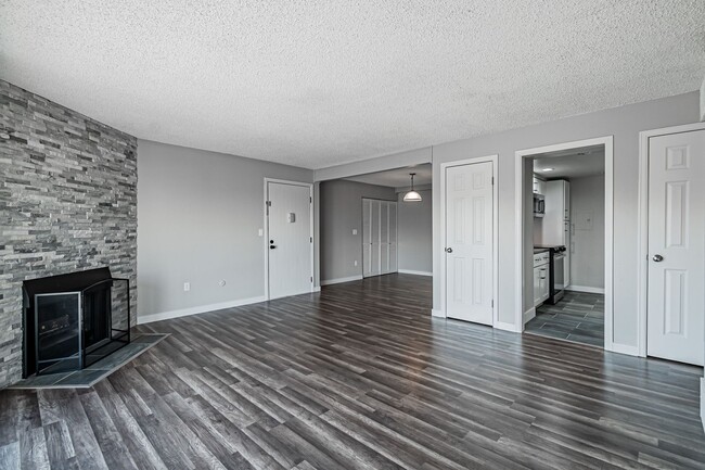 Building Photo - 2BD, 1BA Remodeled Westminster Condo. One Parking Spot. Washer/ Dryer Included.