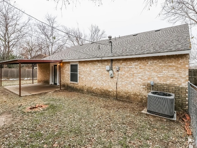 Building Photo - 3802 Wooddale Ct Rental