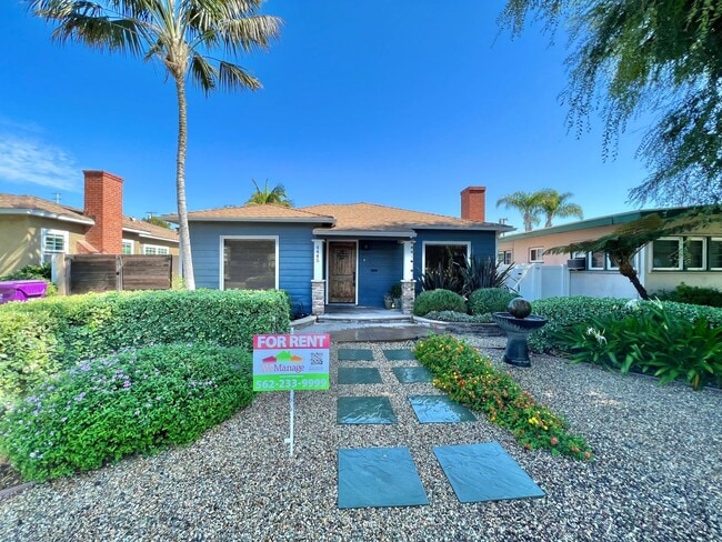 Building Photo - 4445 E Colorado St Unit 4445 E Colorado St