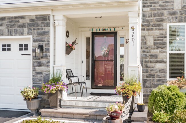 Photo - 5601 Mercier St