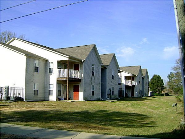 Photo - Summit Apartments