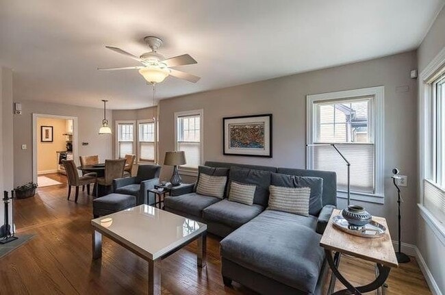 Photo - 405 Shenley Dr