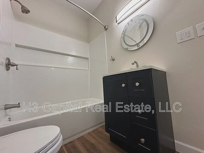 Photo - 206 W Washington St