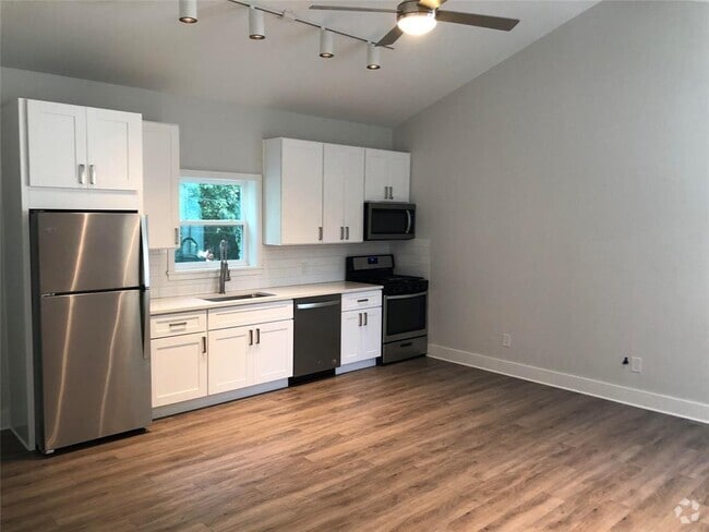 Building Photo - 1303 E Cesar Chavez St Rental
