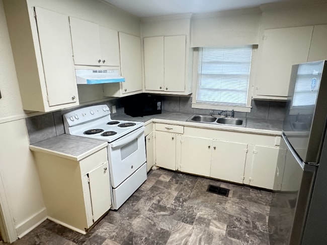 Photo - 3679 Southland Dr