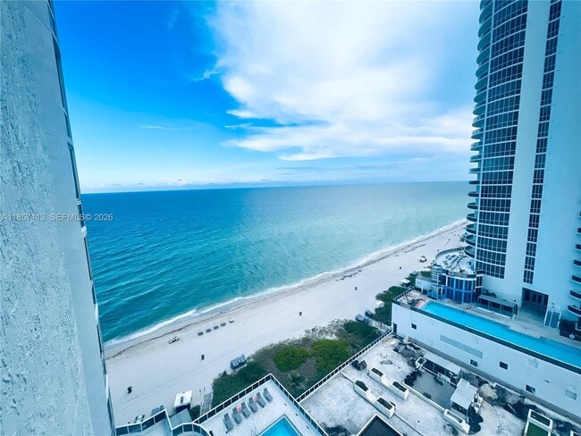 Building Photo - 16001 Collins Ave Unit 1402