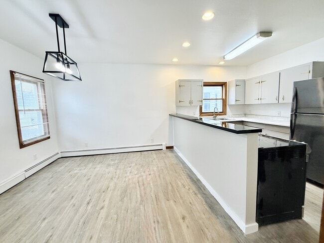 Photo - 414 Caroline St