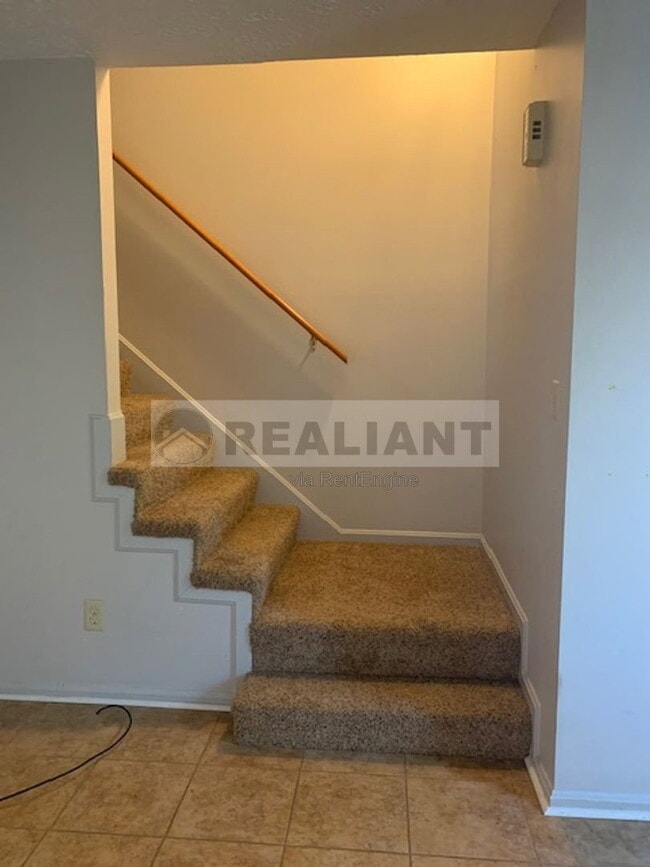 Photo - 215 Medlock Rd