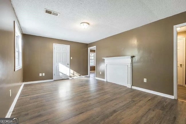 Photo - 301 Diggs Blvd