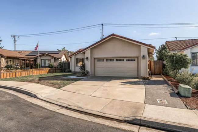 161 Bender Cir