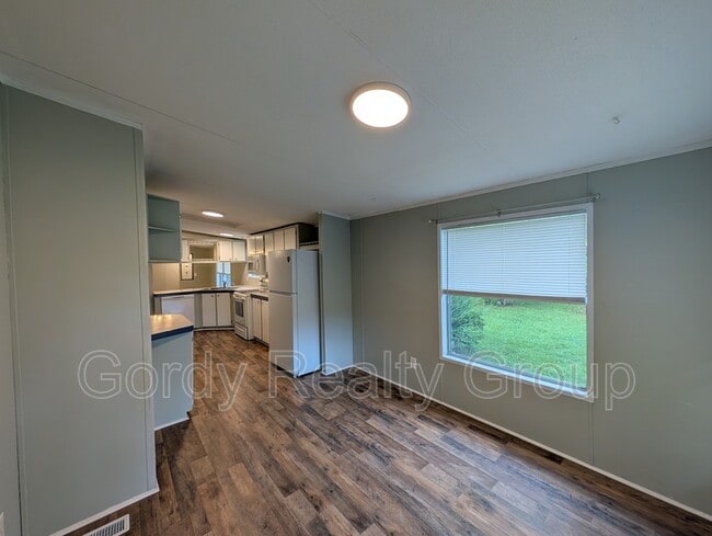 Photo - 3166 Redbud Ln
