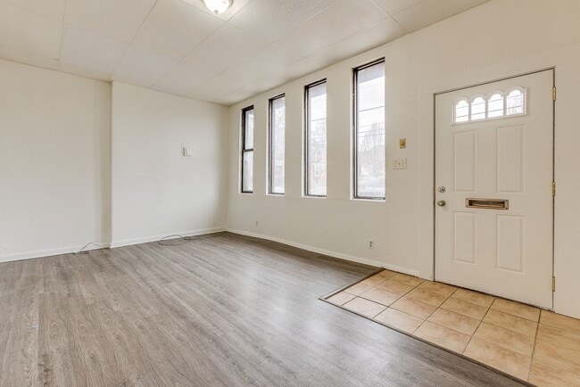 Building Photo - 705 Brownsville Rd Unit 1st Floor Front