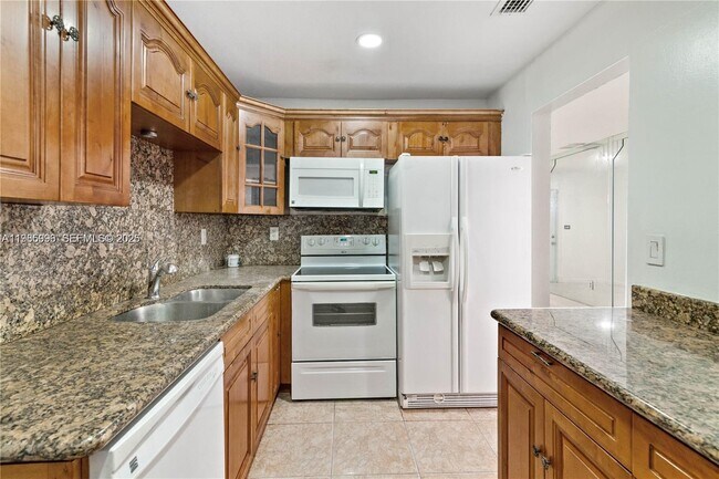 Photo - 17200 NW 51st Pl Unidad A