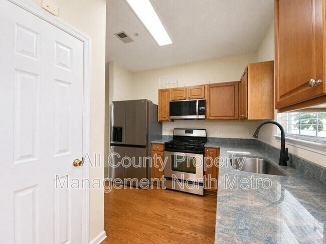 Photo - 135 Primrose Dr