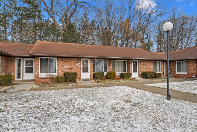 Building Photo - Masonic Estates