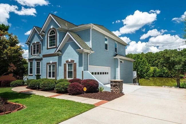 Photo - 225 Heritage Lake Dr