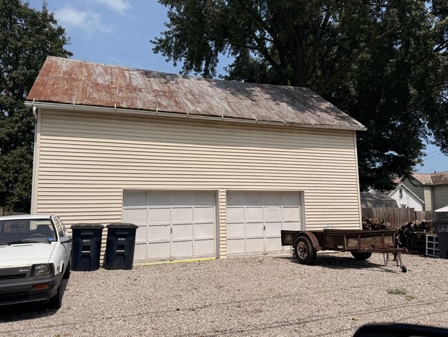 304-306 E 6th Ave