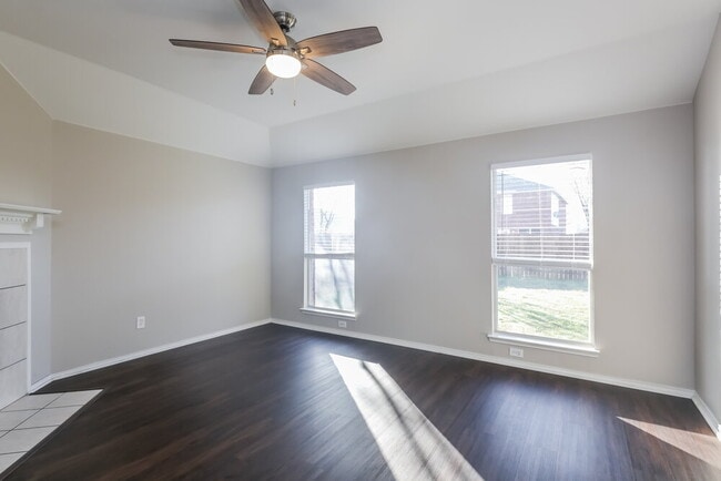 Photo - 1016 Winding Creek Dr