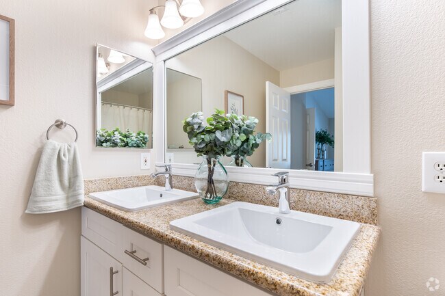 Plan B - Primary Suite Bathroom