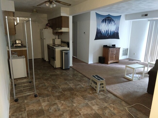 Photo - East Roanoke Street