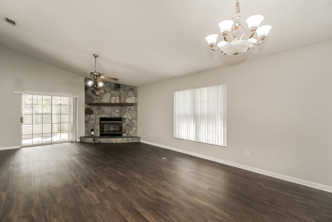 Photo - 1060 Covington St