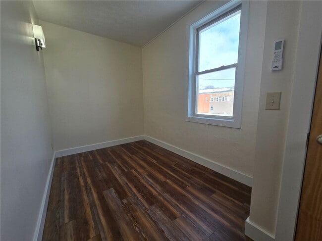 Photo - 27 E Main St