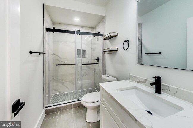 Photo - 1626 K St NE