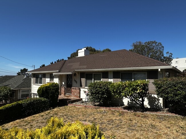 Building Photo - 154 Maiden Ln