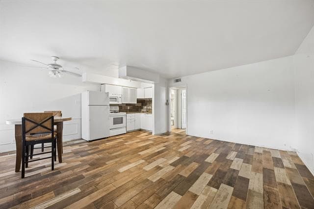 Building Photo - 5001 Bowser Ave Unit 107