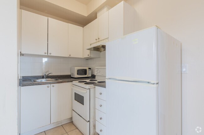 2 chambres, 1 salle de bain - 56 m² - Cuisine - 2938 Danforth Ave