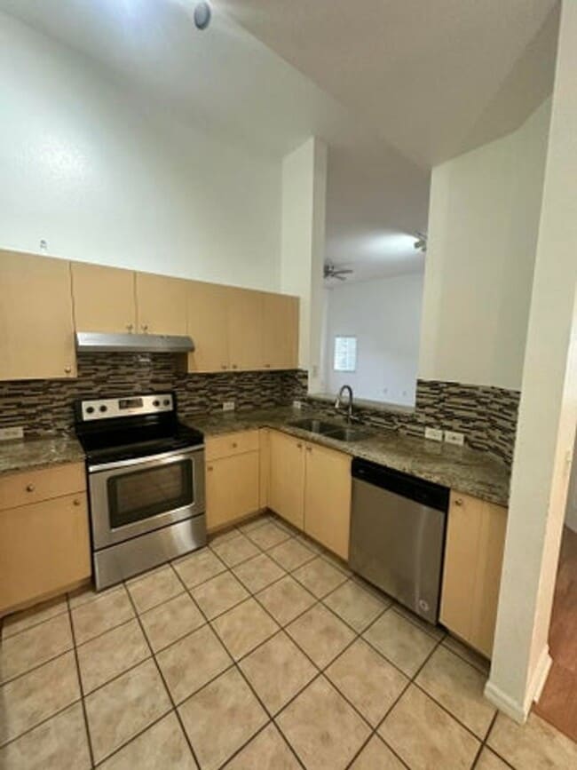 Photo - 220 Crestwood Cir