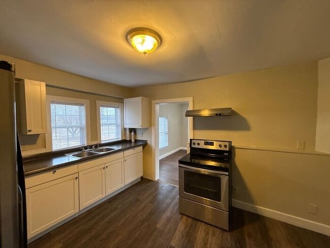 Photo - Duplex - Salisbury