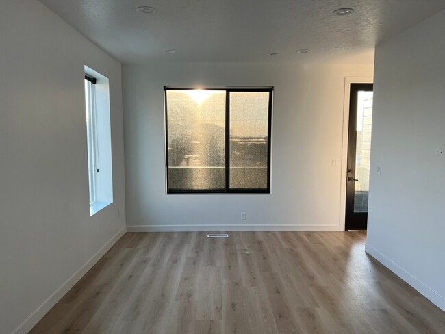 Photo - 351 W 800 N