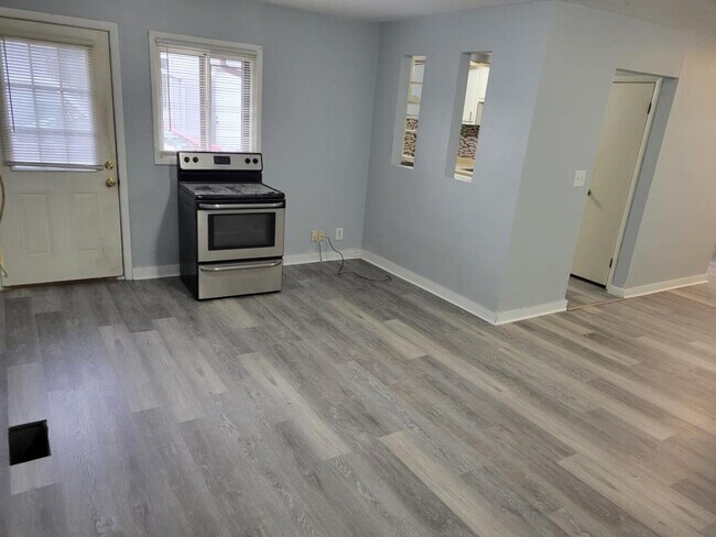 Photo - 2101 S Smithville Rd